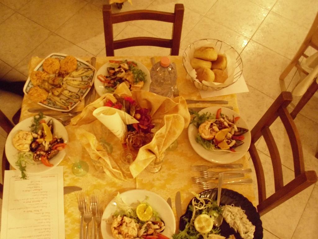 פורצ'י סיקולו Pensione S. Antonio Ristorante Silvia מראה חיצוני תמונה